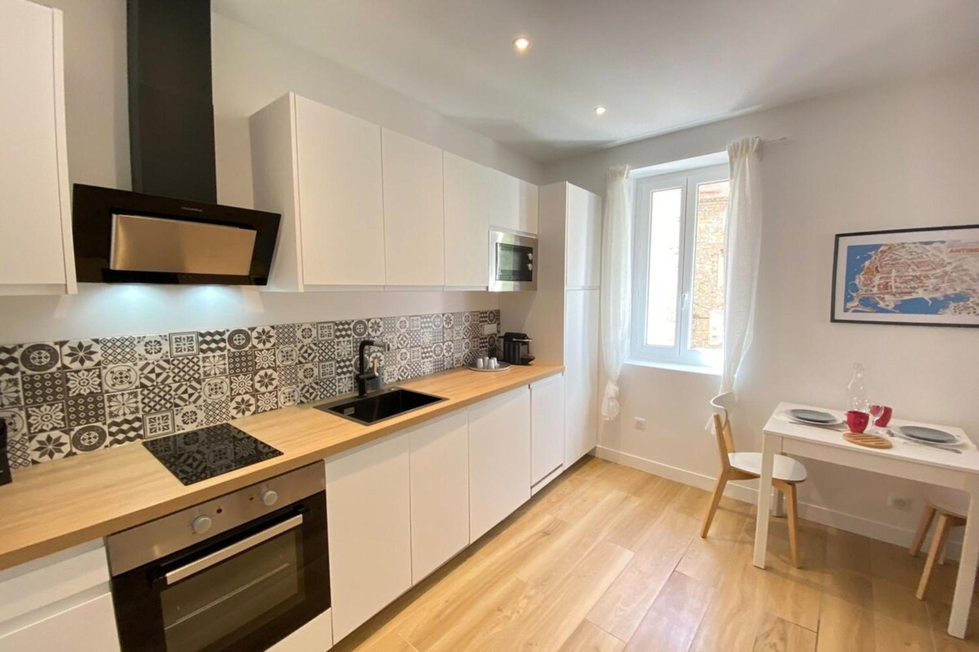 06An - Beautiful Apartment In The Heart Of Old Antibes Exterior foto
